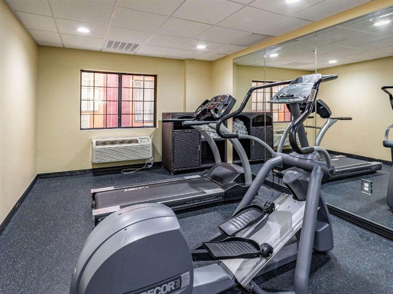 Quality Suites I-44 Талса Экстерьер фото