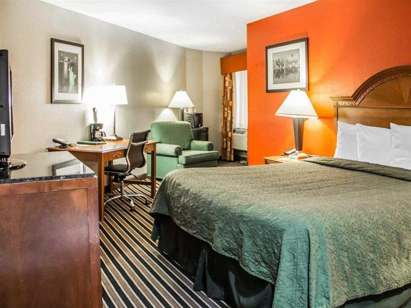 Quality Suites I-44 Талса Экстерьер фото