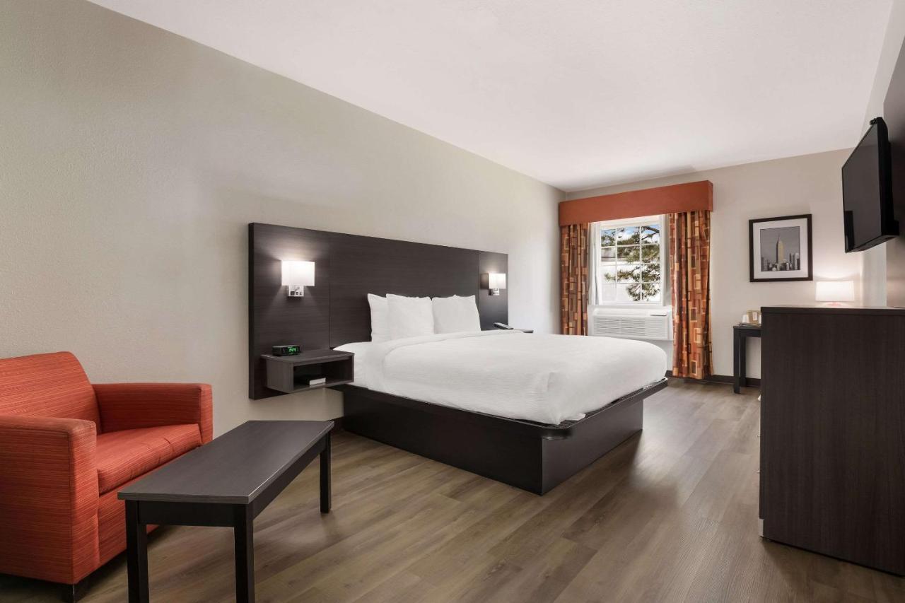 Quality Suites I-44 Талса Экстерьер фото