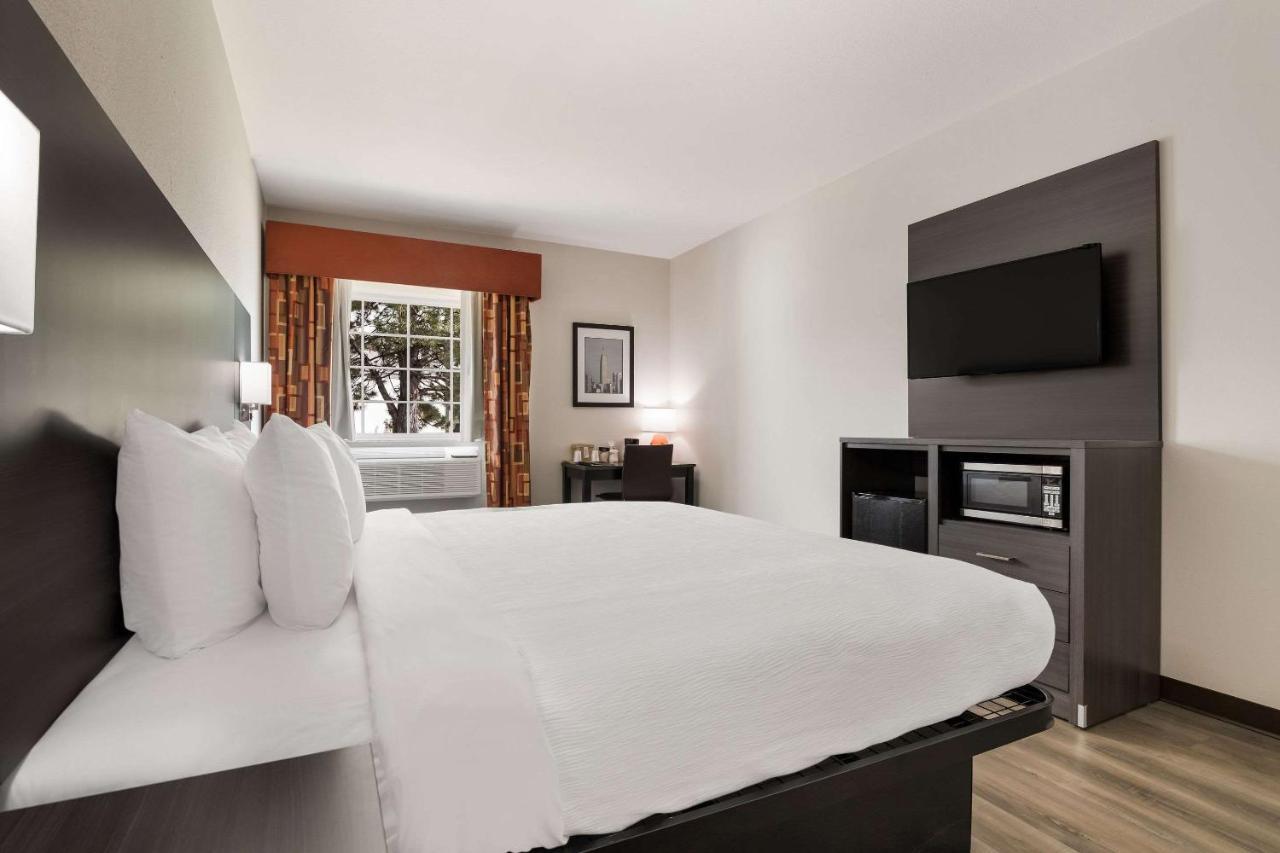 Quality Suites I-44 Талса Экстерьер фото